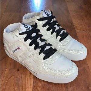 Reebok White High Tops / Size: 10.5